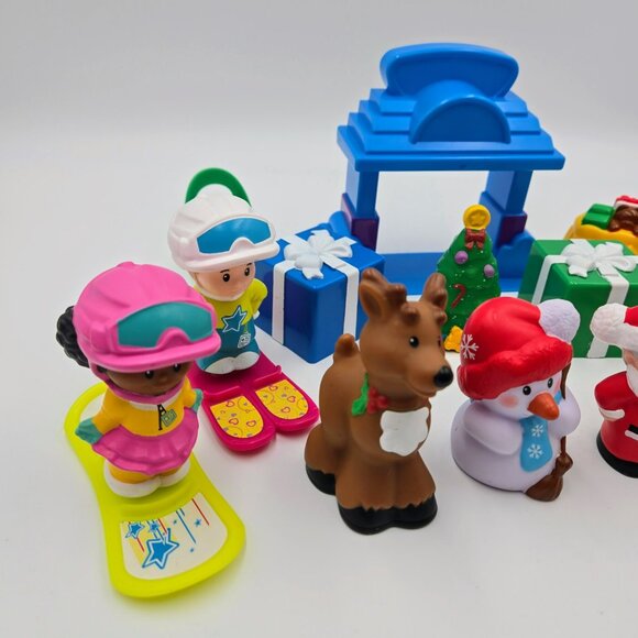 Fisher-Price Christmas Little People Snowman Tree Santa Mrs. Claus Reindeer Adve - Picture 4 of 10